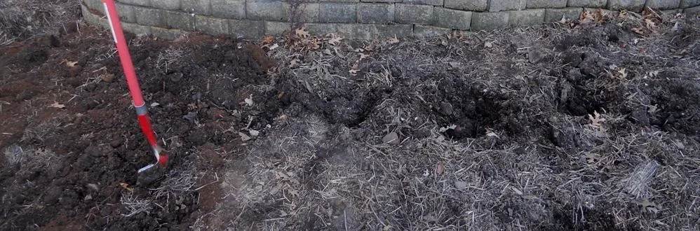 Deep Mulch by Midwest Gardening